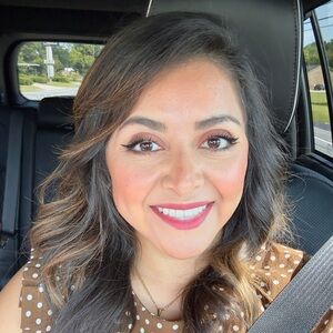 Meet your Posher, Laura